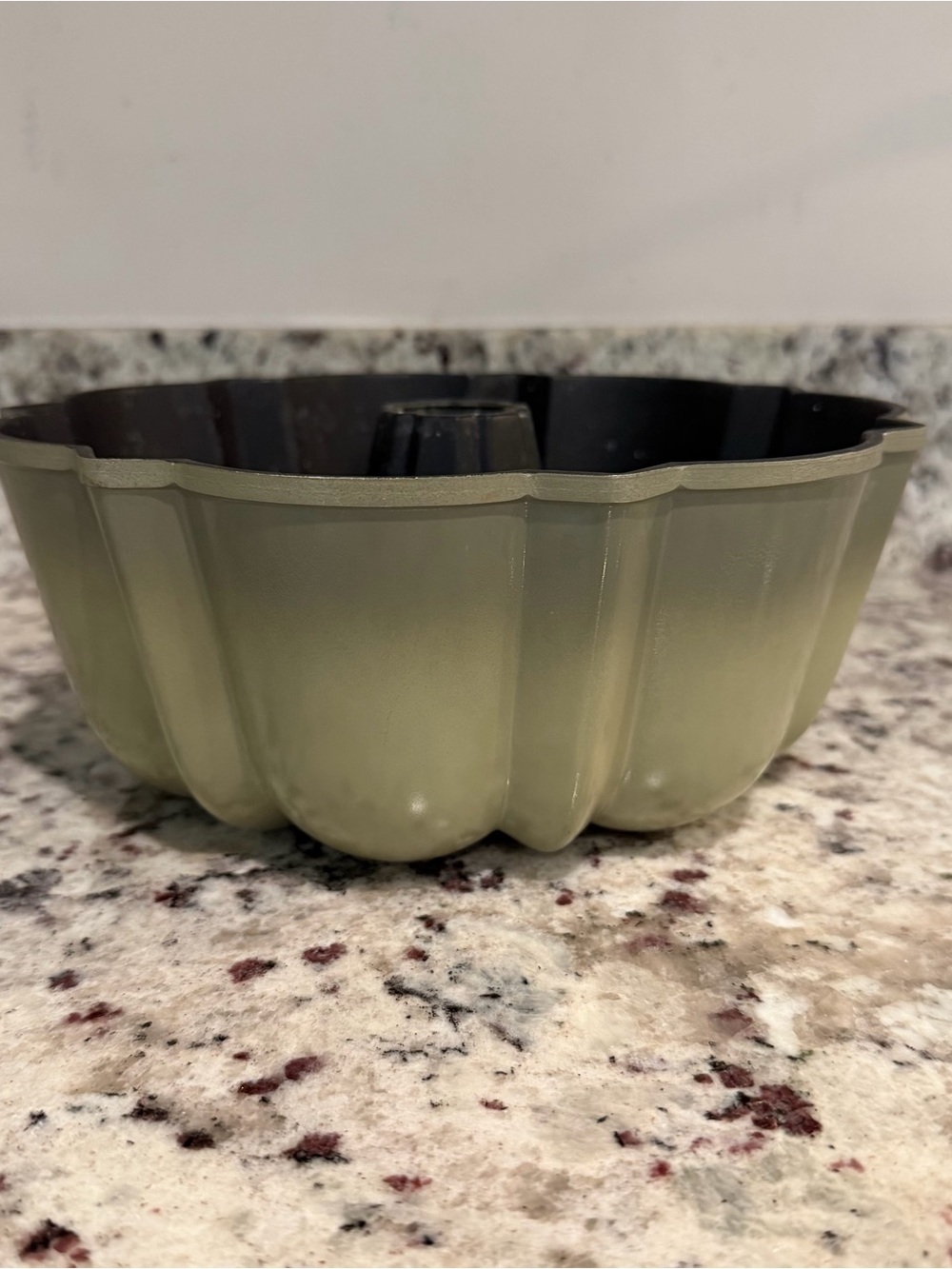 Vintage Nordic Ware Mini Bundt Pan - Ombré Green
